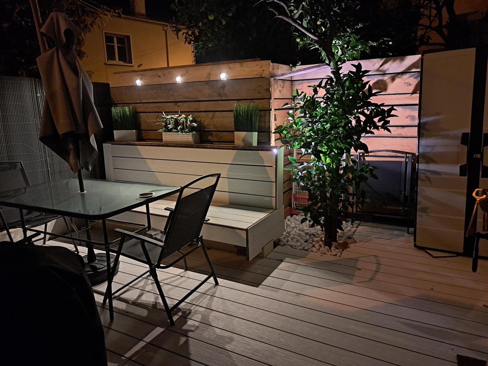 Séduisant studio avec cour privative La Crau Esterno foto