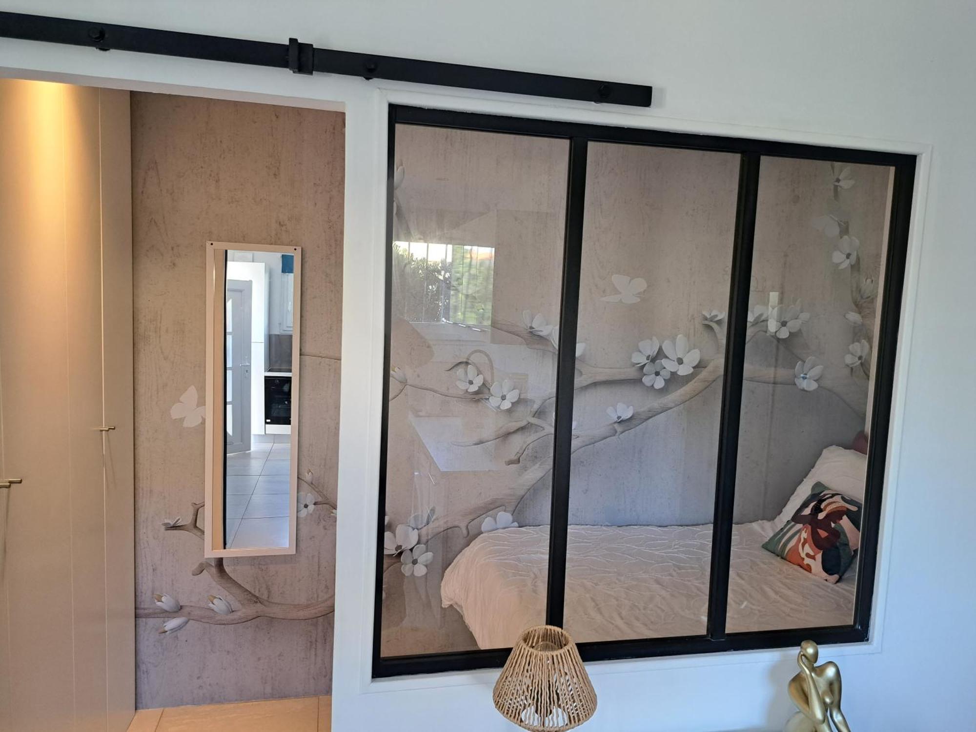Séduisant studio avec cour privative La Crau Esterno foto