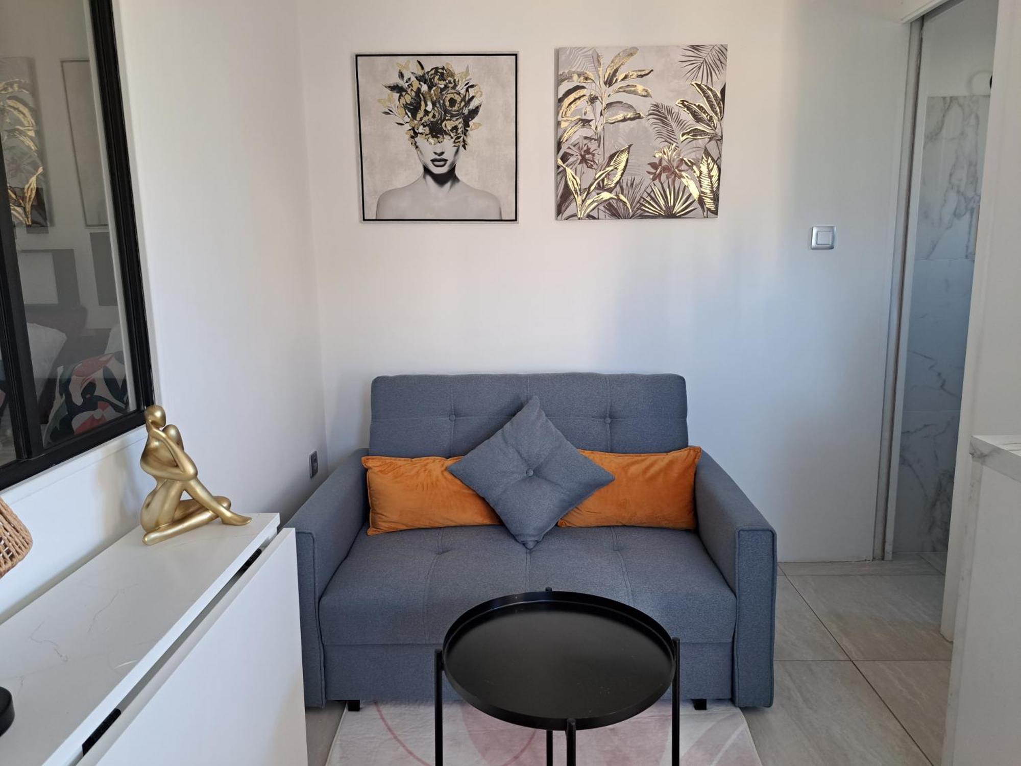 Séduisant studio avec cour privative La Crau Esterno foto